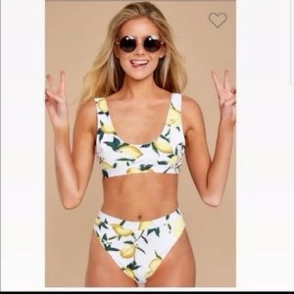 Dippin’ Daisy Lemon Triangle Cheeky Bikini Set- Size Large